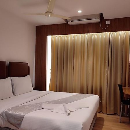 Staymaker Hotel Mohan Palace Baharampur Luaran gambar