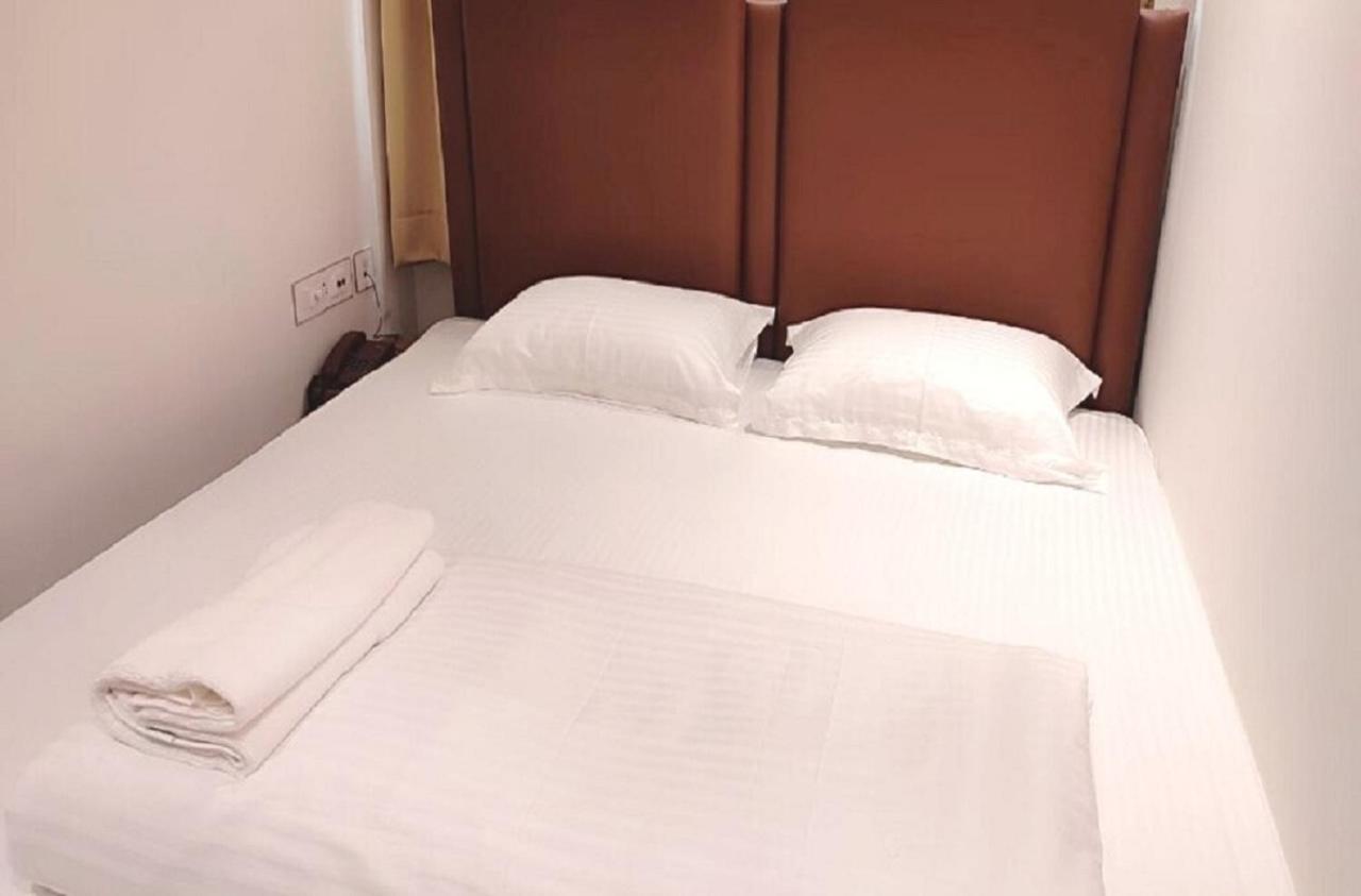 Staymaker Hotel Mohan Palace Baharampur Luaran gambar