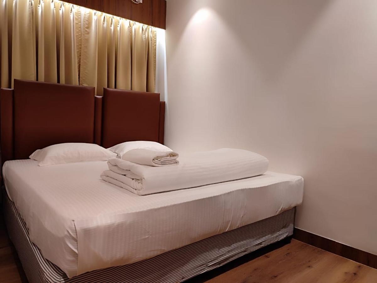 Staymaker Hotel Mohan Palace Baharampur Luaran gambar