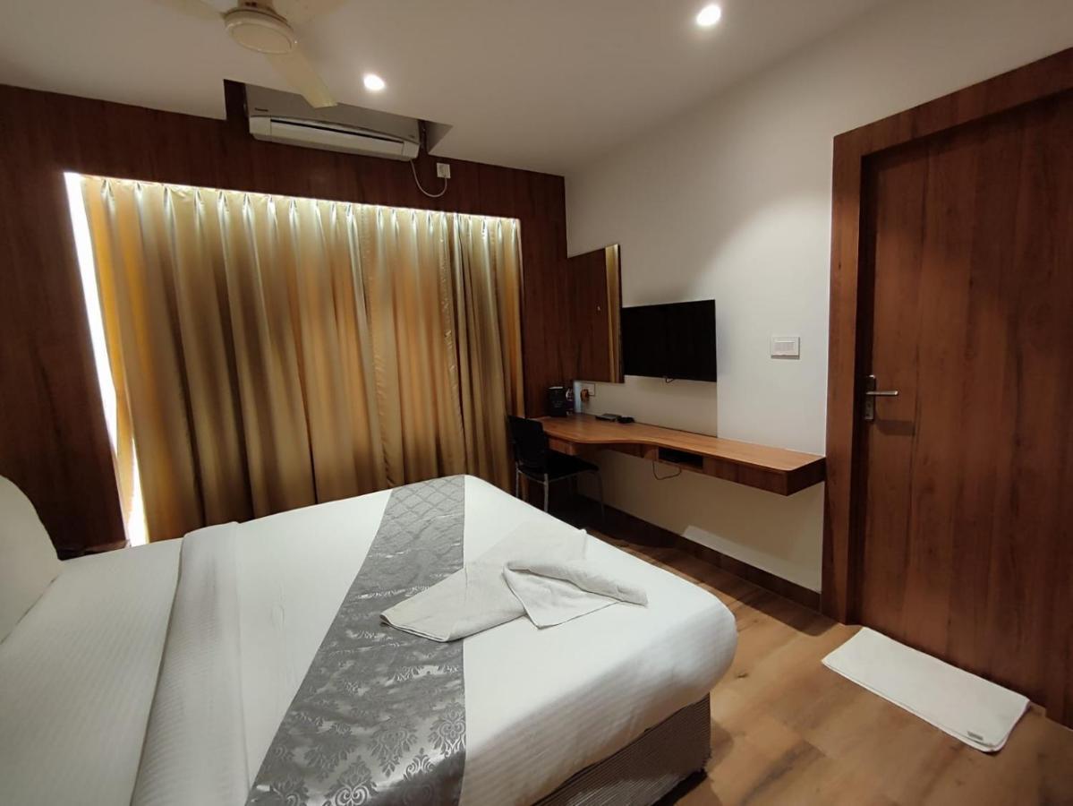 Staymaker Hotel Mohan Palace Baharampur Luaran gambar