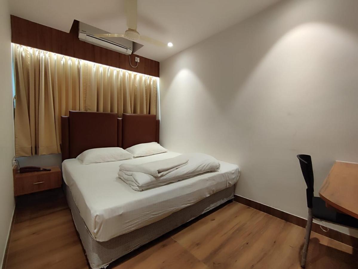 Staymaker Hotel Mohan Palace Baharampur Luaran gambar